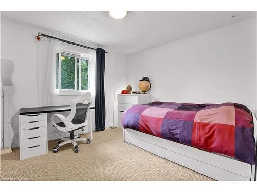 97 Century Hill Drive, Kitchener, ON - Indoor Photo Showing Bedroom