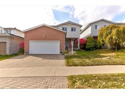 170 Northmanor Crescent  Kitchener, ON N2N 3C3