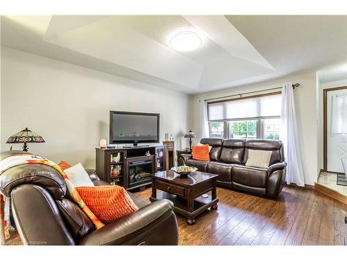 36 Rossiter Road, Ingersoll, ON - Indoor Photo Showing Living Room