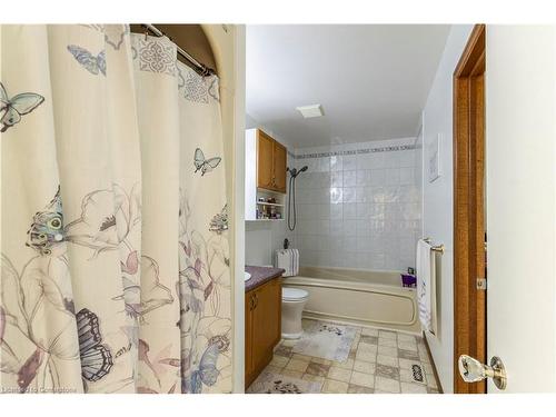 36 Rossiter Road, Ingersoll, ON - Indoor Photo Showing Bathroom