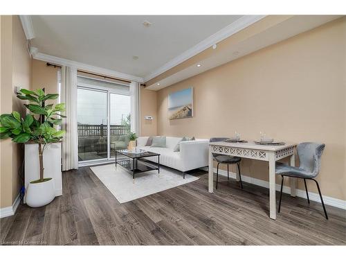 310-3563 Lake Shore Boulevard W, Toronto, ON - Indoor