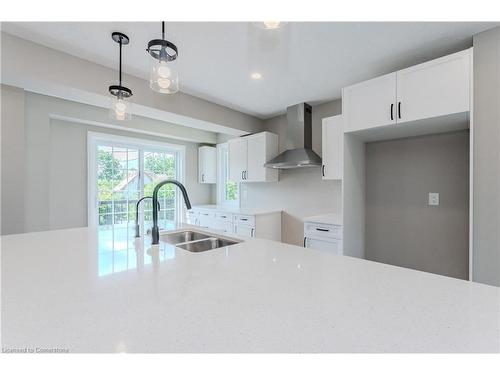 33 Albert Street, Cambridge, ON - Indoor Photo Showing Kitchen With Double Sink