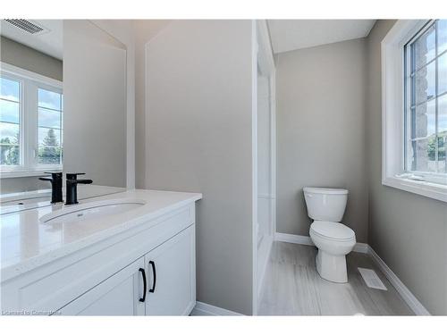 33 Albert Street, Cambridge, ON - Indoor Photo Showing Bathroom