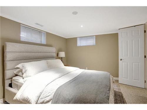 58 Churchill Drive, Cambridge, ON - Indoor Photo Showing Bedroom