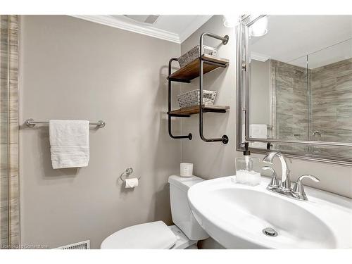 58 Churchill Drive, Cambridge, ON - Indoor Photo Showing Bathroom