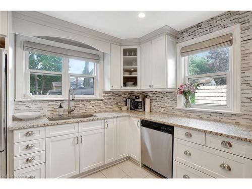 58 Churchill Drive, Cambridge, ON - Indoor Photo Showing Kitchen