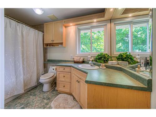 448 Tamarack Drive, Waterloo, ON - Indoor Photo Showing Bathroom