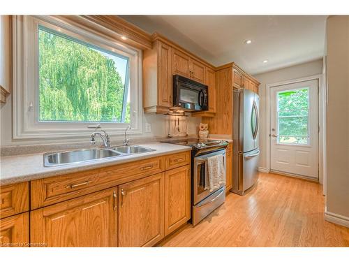 448 Tamarack Drive, Waterloo, ON - Indoor Photo Showing Kitchen With Double Sink