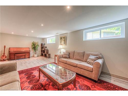 448 Tamarack Drive, Waterloo, ON - Indoor Photo Showing Living Room