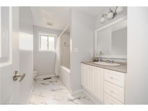 48 Templar Court, Cambridge, ON - Indoor Photo Showing Bathroom