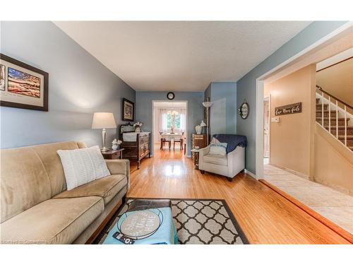 59 Obermeyer Drive, Kitchener, ON - Indoor Photo Showing Living Room