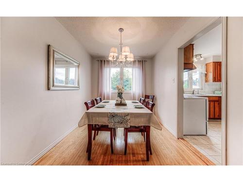 59 Obermeyer Drive, Kitchener, ON - Indoor Photo Showing Dining Room