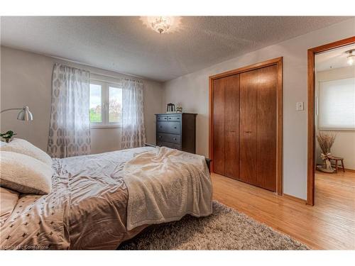 59 Obermeyer Drive, Kitchener, ON - Indoor Photo Showing Bedroom