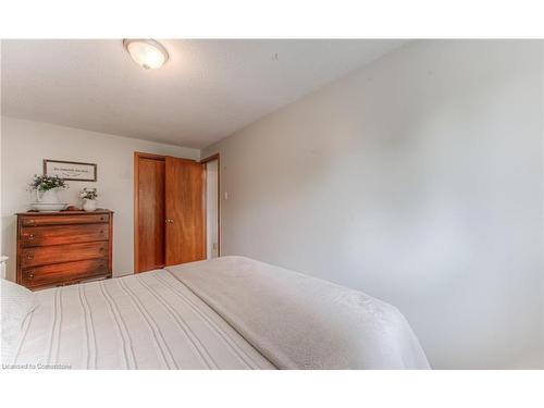 59 Obermeyer Drive, Kitchener, ON - Indoor Photo Showing Bedroom