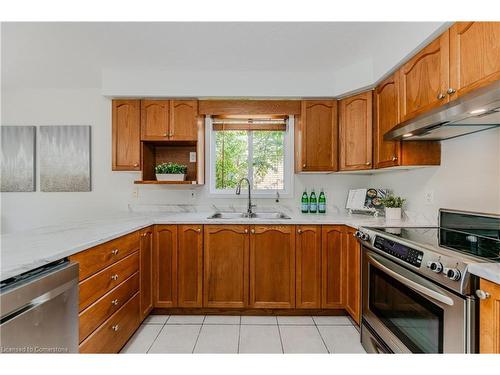 252 Holbeach Court, Waterloo, ON - Indoor Photo Showing Kitchen With Double Sink