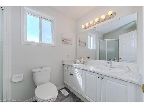 252 Holbeach Court, Waterloo, ON - Indoor Photo Showing Bathroom