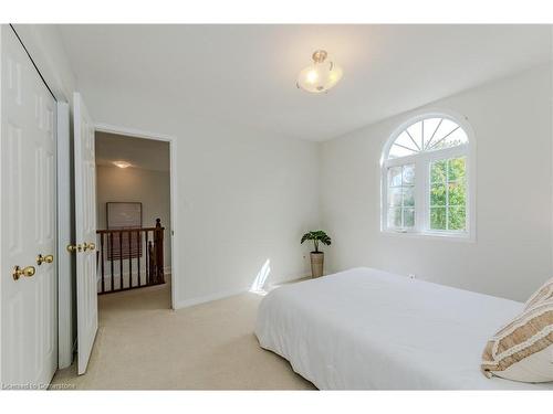 252 Holbeach Court, Waterloo, ON - Indoor Photo Showing Bedroom