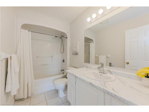 252 Holbeach Court, Waterloo, ON - Indoor Photo Showing Bathroom