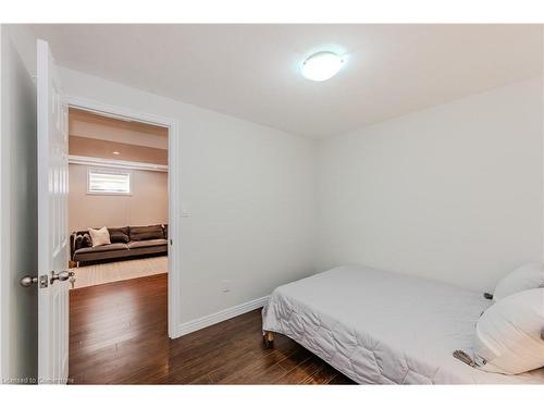 252 Holbeach Court, Waterloo, ON - Indoor Photo Showing Bedroom