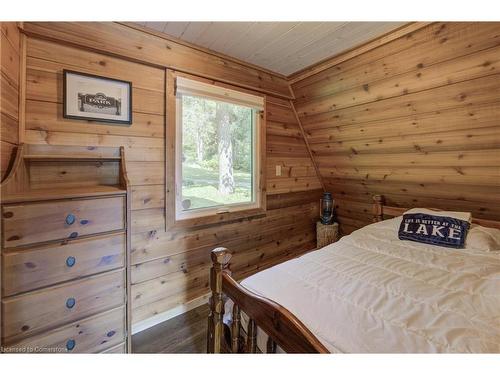 L496 Road 5 North, Conestogo Lake, ON - Indoor Photo Showing Bedroom