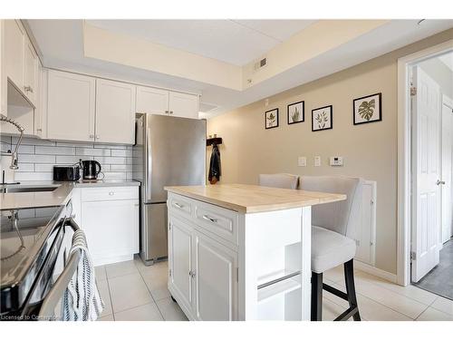 406-155 Water Street S, Cambridge, ON - Indoor Photo Showing Kitchen