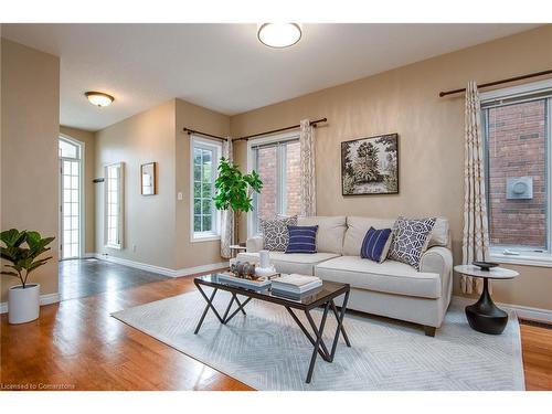 514 American Beech Avenue, Waterloo, ON - Indoor Photo Showing Living Room