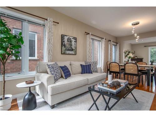 514 American Beech Avenue, Waterloo, ON - Indoor Photo Showing Living Room