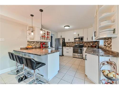 112 Browning Trail, Barrie, ON - Indoor Photo Showing Kitchen