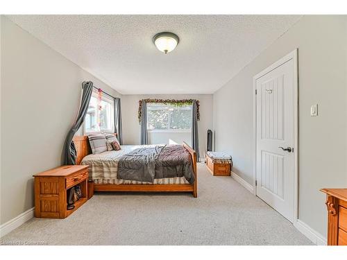 112 Browning Trail, Barrie, ON - Indoor Photo Showing Bedroom