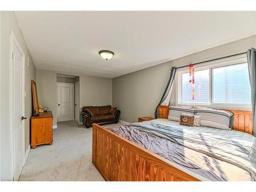 112 Browning Trail, Barrie, ON - Indoor Photo Showing Bedroom