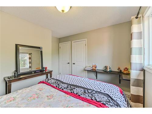 112 Browning Trail, Barrie, ON - Indoor Photo Showing Bedroom