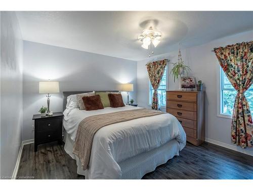 90 Adam Street, Cambridge, ON - Indoor Photo Showing Bedroom