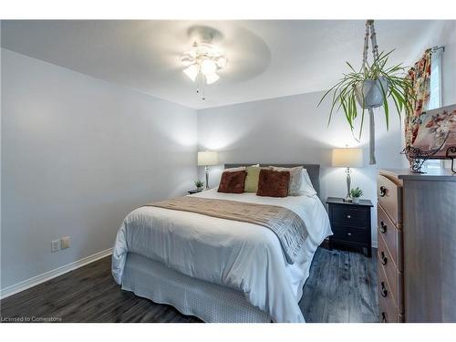 90 Adam Street, Cambridge, ON - Indoor Photo Showing Bedroom