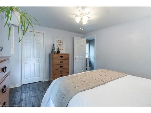 90 Adam Street, Cambridge, ON - Indoor Photo Showing Bedroom