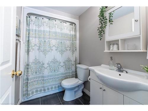 90 Adam Street, Cambridge, ON - Indoor Photo Showing Bathroom