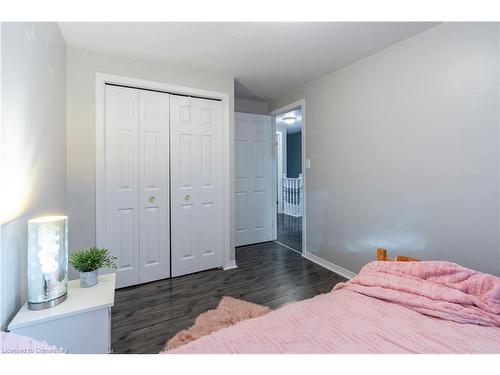 90 Adam Street, Cambridge, ON - Indoor Photo Showing Bedroom