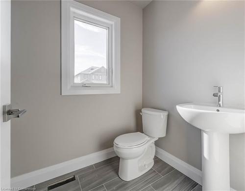 94 Isaac Street, Elmira, ON - Indoor Photo Showing Bathroom