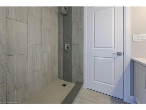 94 Isaac Street, Elmira, ON - Indoor Photo Showing Bathroom