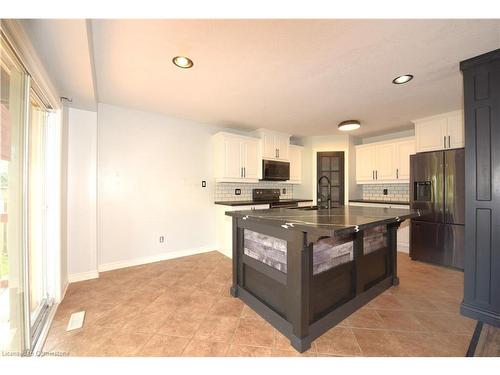 1673 Portrush Way, London, ON - Indoor Photo Showing Kitchen