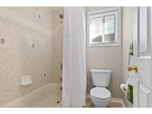 46 Oakdale Court, Kitchener, ON - Indoor Photo Showing Bathroom