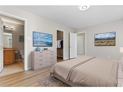 46 Oakdale Court, Kitchener, ON - Indoor Photo Showing Bedroom