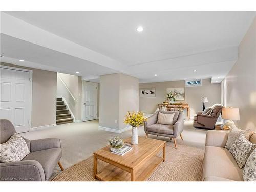 46 Oakdale Court, Kitchener, ON - Indoor Photo Showing Living Room