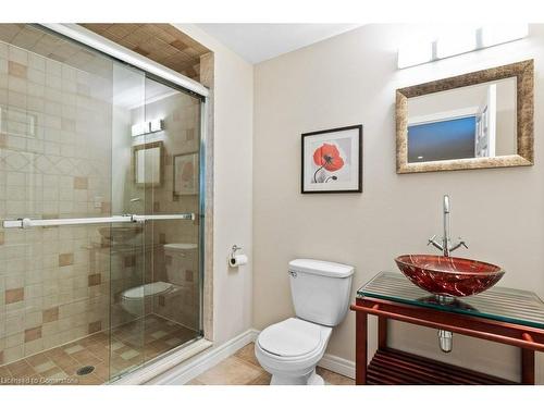 46 Oakdale Court, Kitchener, ON - Indoor Photo Showing Bathroom