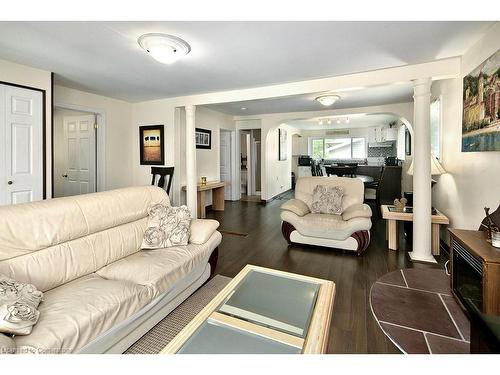 42 5Th Lane, Wasaga Beach, ON - Indoor Photo Showing Living Room