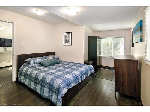 42 5Th Lane, Wasaga Beach, ON - Indoor Photo Showing Bedroom