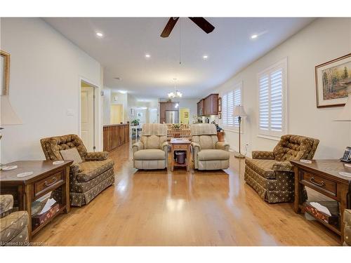 9-250 Hostetler Road, New Hamburg, ON - Indoor Photo Showing Living Room