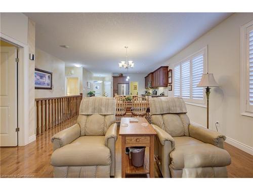 9-250 Hostetler Road, New Hamburg, ON - Indoor Photo Showing Living Room