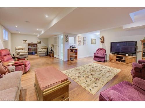 9-250 Hostetler Road, New Hamburg, ON - Indoor Photo Showing Living Room