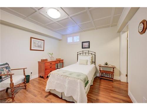 9-250 Hostetler Road, New Hamburg, ON - Indoor Photo Showing Bedroom