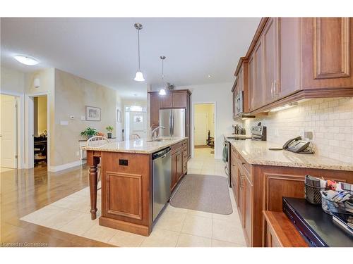 9-250 Hostetler Road, New Hamburg, ON - Indoor Photo Showing Kitchen With Upgraded Kitchen